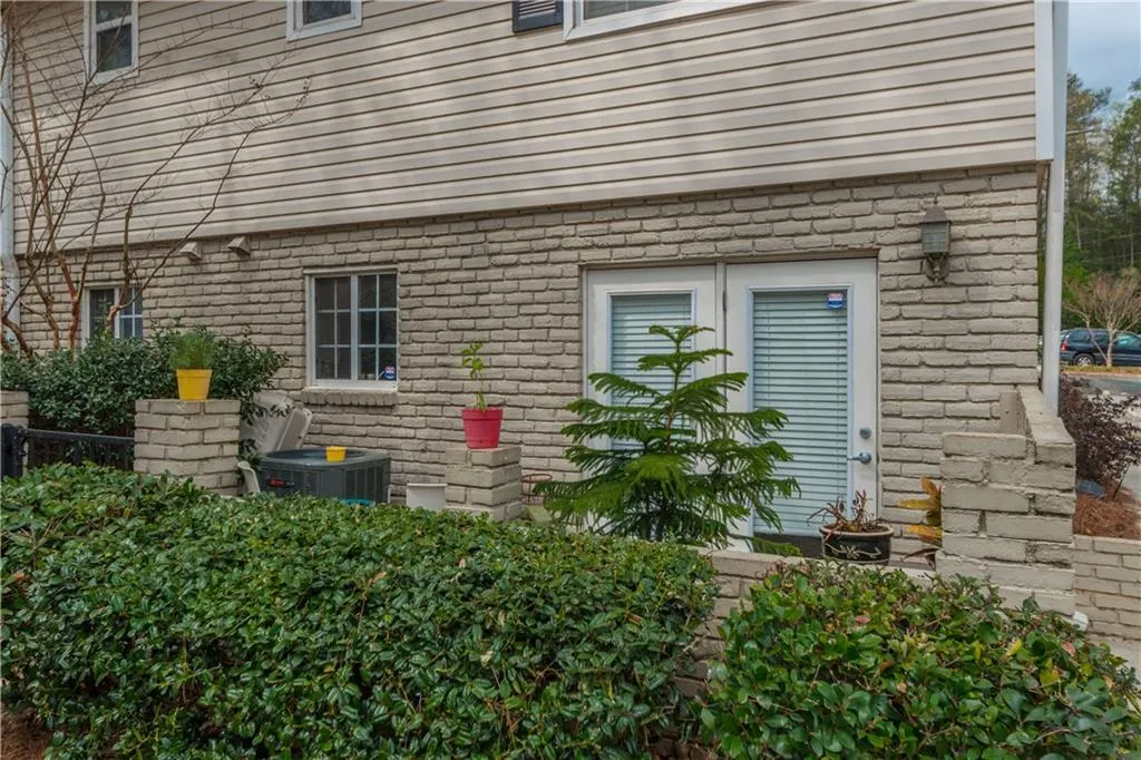 6940 Roswell Road Unit 10a, Atlanta, Georgia 30328, 2 Bedrooms Bedrooms, ,1 BathroomBathrooms,Residential,Sold,6940 Roswell Road Unit 10a,5825163