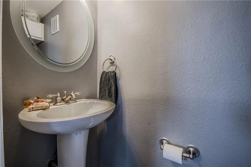 6940 Roswell Road Unit 10a, Atlanta, Georgia 30328, 2 Bedrooms Bedrooms, ,1 BathroomBathrooms,Residential,Sold,6940 Roswell Road Unit 10a,5825163