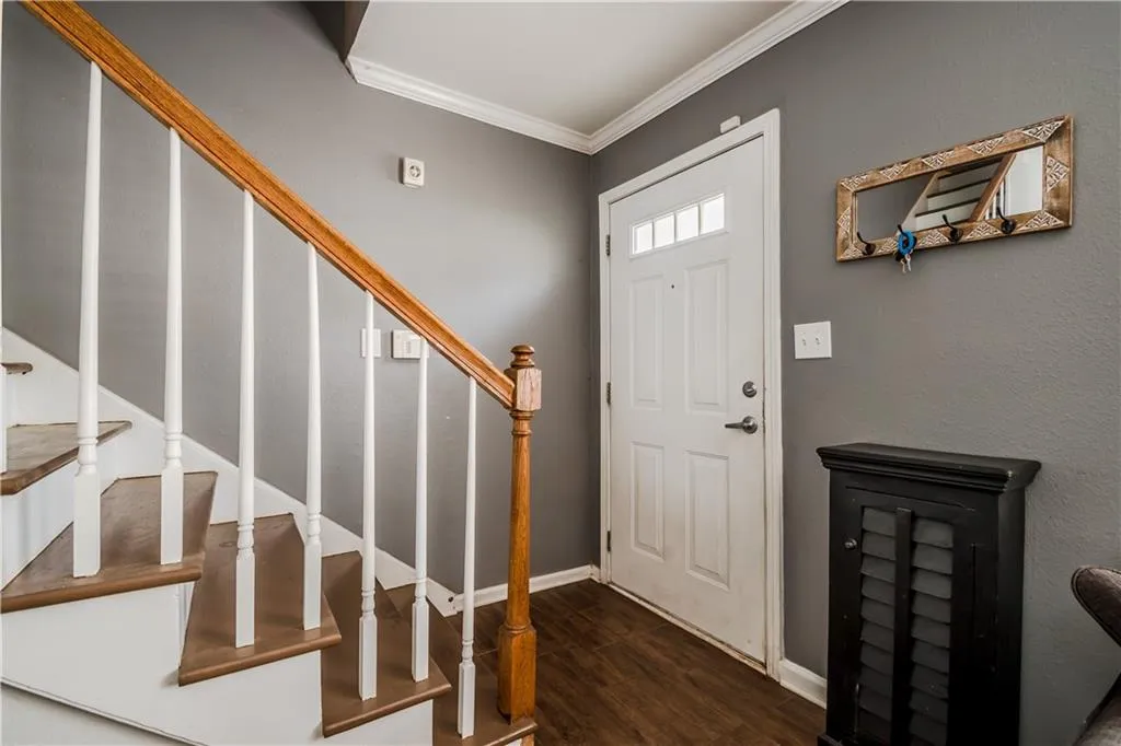 6940 Roswell Road Unit 10a, Atlanta, Georgia 30328, 2 Bedrooms Bedrooms, ,1 BathroomBathrooms,Residential,Sold,6940 Roswell Road Unit 10a,5825163