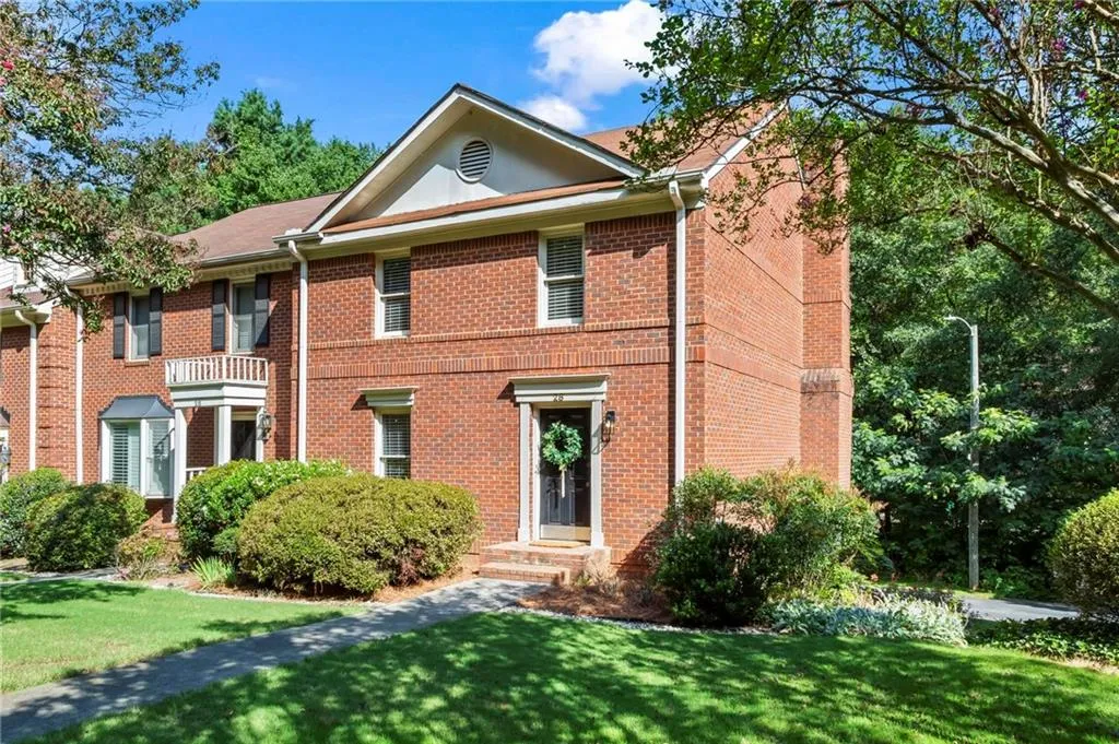 28 Huntington Place Drive, Atlanta, Georgia 30350, 3 Bedrooms Bedrooms, ,2 BathroomsBathrooms,Residential,For Sale,28 Huntington Place Drive,7643341