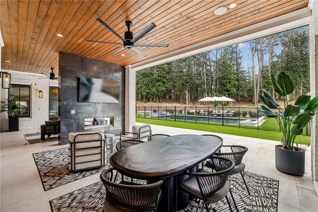 6055 Riverside Drive, Atlanta, Georgia 30328, 7 Bedrooms Bedrooms, ,7 BathroomsBathrooms,Residential,For Sale,6055 Riverside Drive,7728646