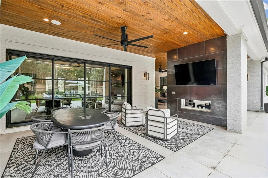 6055 Riverside Drive, Atlanta, Georgia 30328, 7 Bedrooms Bedrooms, ,7 BathroomsBathrooms,Residential,For Sale,6055 Riverside Drive,7728646