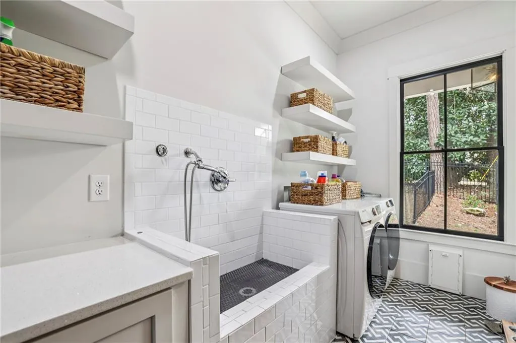 6055 Riverside Drive, Atlanta, Georgia 30328, 7 Bedrooms Bedrooms, ,7 BathroomsBathrooms,Residential,For Sale,6055 Riverside Drive,7728646