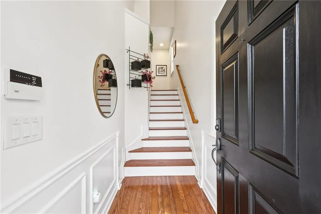 3811 Chattahoochee Summit Drive Se Unit 5, Atlanta, Georgia 30339, 4 Bedrooms Bedrooms, ,3 BathroomsBathrooms,Residential,For Sale,3811 Chattahoochee Summit Drive Se Unit 5,7690105