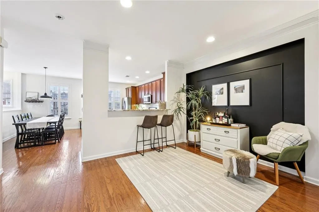 3811 Chattahoochee Summit Drive Se Unit 5, Atlanta, Georgia 30339, 4 Bedrooms Bedrooms, ,3 BathroomsBathrooms,Residential,For Sale,3811 Chattahoochee Summit Drive Se Unit 5,7690105