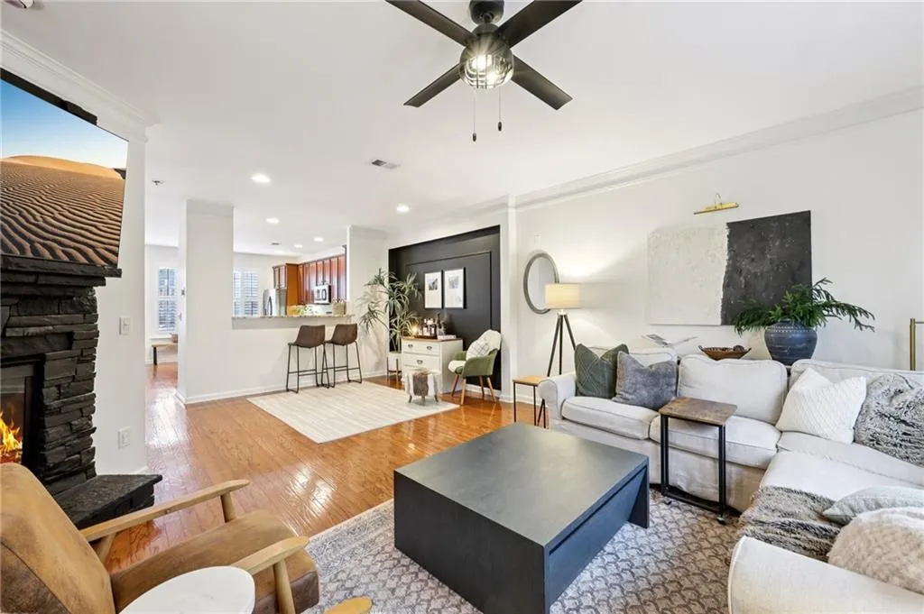 3811 Chattahoochee Summit Drive Se Unit 5, Atlanta, Georgia 30339, 4 Bedrooms Bedrooms, ,3 BathroomsBathrooms,Residential,For Sale,3811 Chattahoochee Summit Drive Se Unit 5,7690105