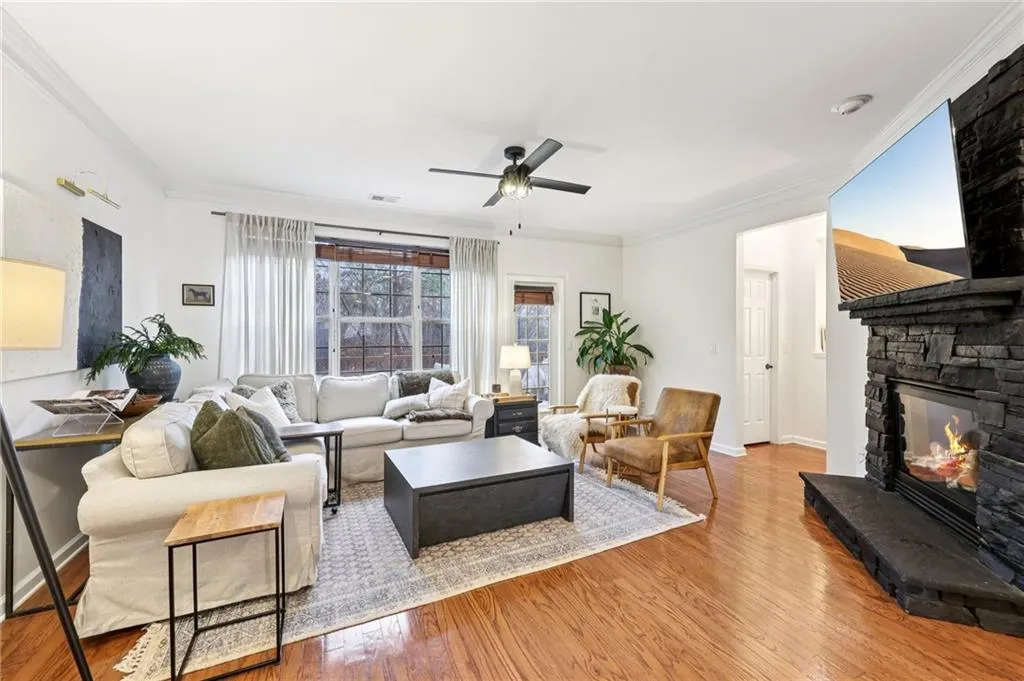 3811 Chattahoochee Summit Drive Se Unit 5, Atlanta, Georgia 30339, 4 Bedrooms Bedrooms, ,3 BathroomsBathrooms,Residential,For Sale,3811 Chattahoochee Summit Drive Se Unit 5,7690105