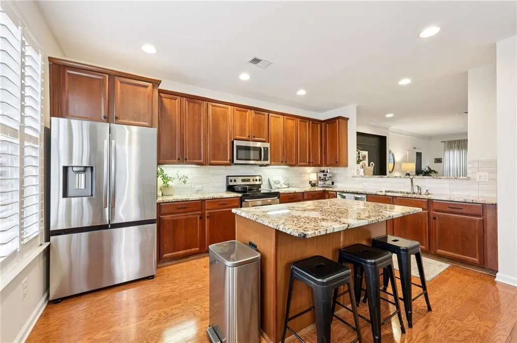 3811 Chattahoochee Summit Drive Se Unit 5, Atlanta, Georgia 30339, 4 Bedrooms Bedrooms, ,3 BathroomsBathrooms,Residential,For Sale,3811 Chattahoochee Summit Drive Se Unit 5,7690105