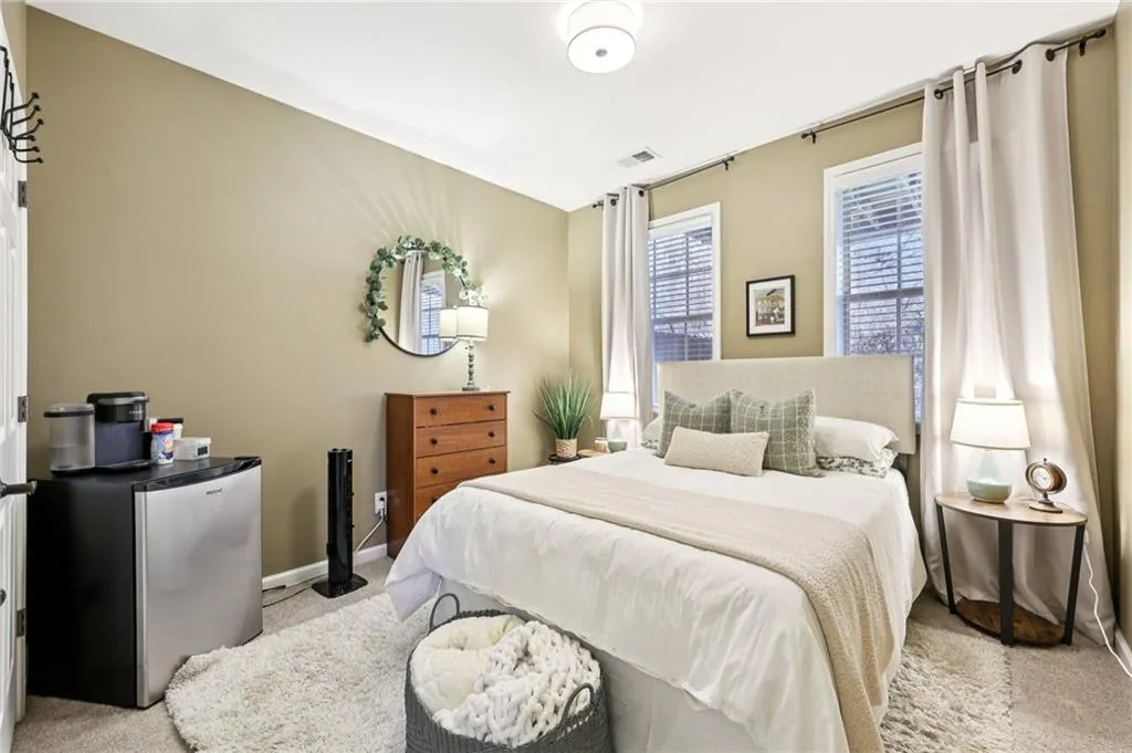 3811 Chattahoochee Summit Drive Se Unit 5, Atlanta, Georgia 30339, 4 Bedrooms Bedrooms, ,3 BathroomsBathrooms,Residential,For Sale,3811 Chattahoochee Summit Drive Se Unit 5,7690105