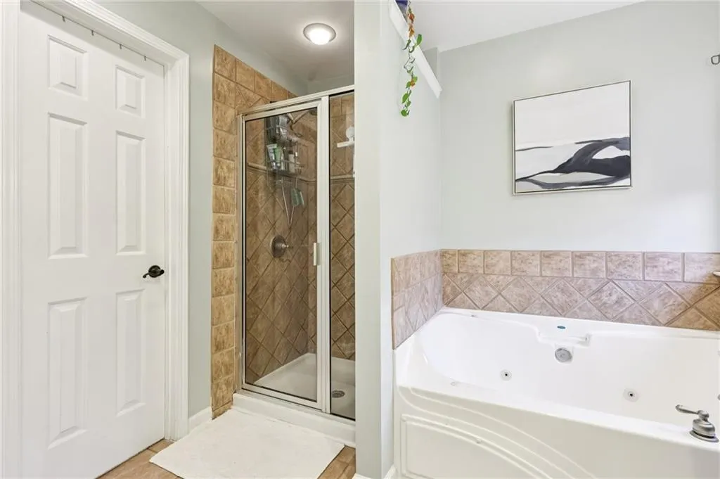 3811 Chattahoochee Summit Drive Se Unit 5, Atlanta, Georgia 30339, 4 Bedrooms Bedrooms, ,3 BathroomsBathrooms,Residential,For Sale,3811 Chattahoochee Summit Drive Se Unit 5,7690105