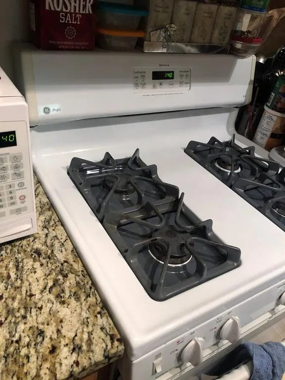 6818 Glenridge Drive, Sandy Springs, Georgia 30350, 1 Bedroom Bedrooms, ,1 BathroomBathrooms,Residential,Sold,6818 Glenridge Drive,6730373