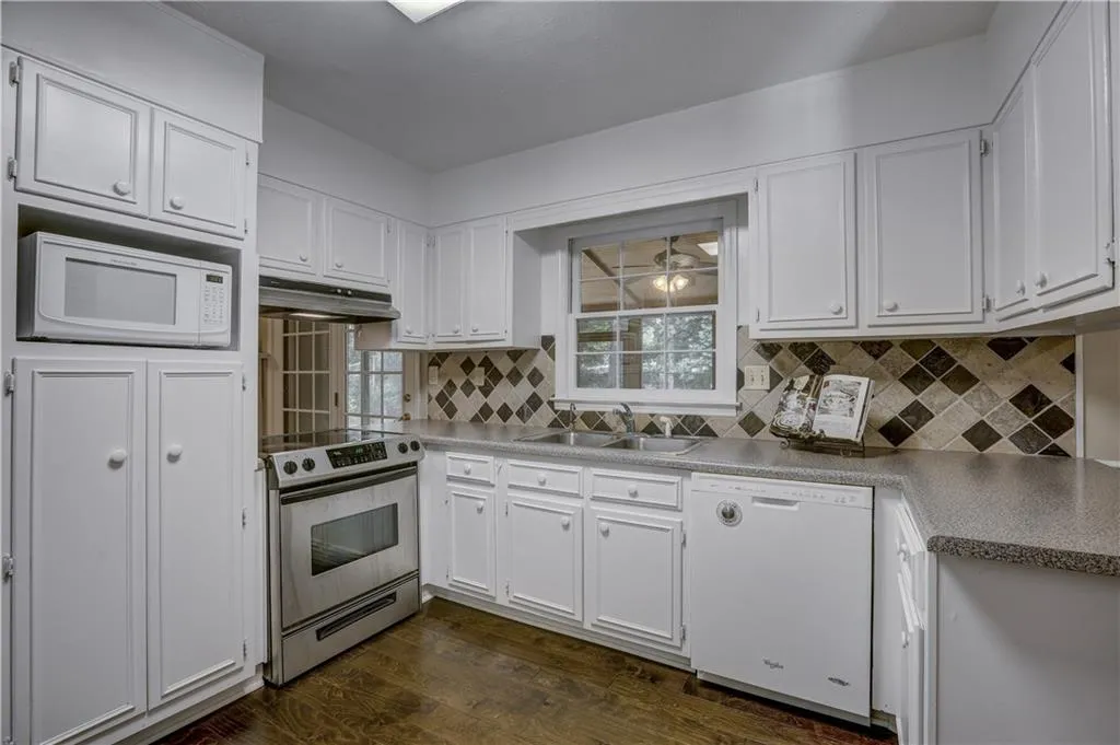 1315 Old Woodbine Road, Sandy Springs, Georgia 30319, 5 Bedrooms Bedrooms, ,2 BathroomsBathrooms,Residential,Sold,1315 Old Woodbine Road,6058858