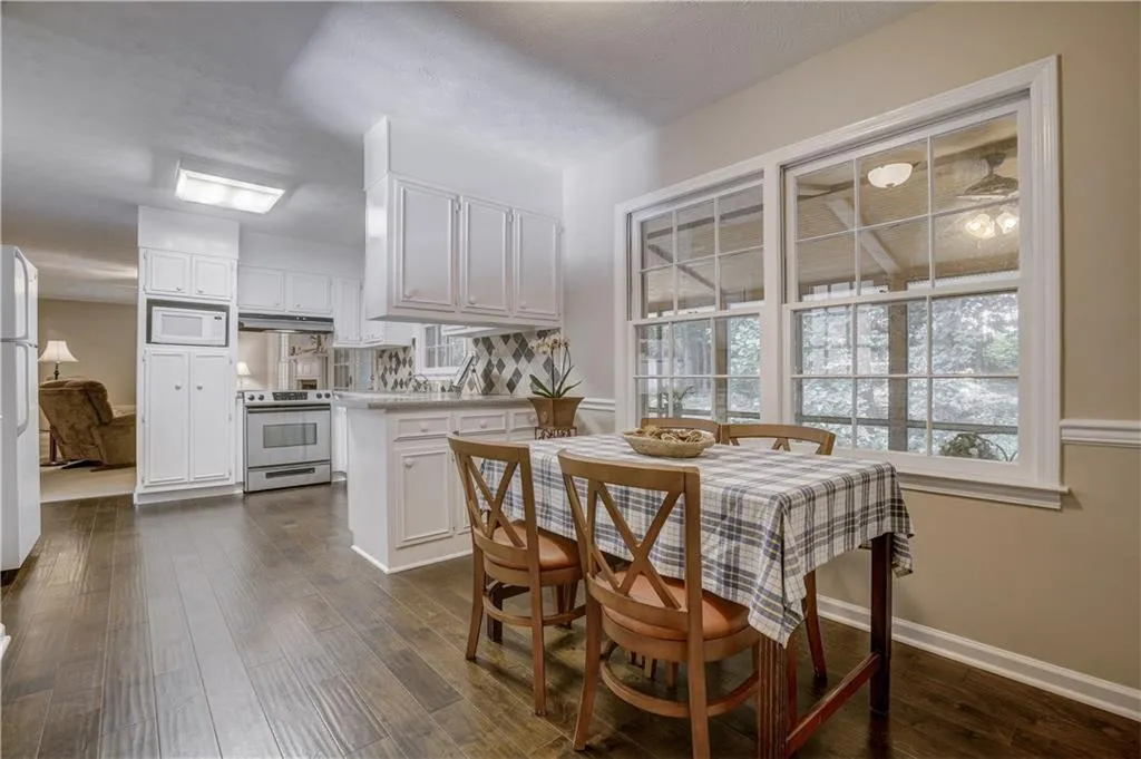 1315 Old Woodbine Road, Sandy Springs, Georgia 30319, 5 Bedrooms Bedrooms, ,2 BathroomsBathrooms,Residential,Sold,1315 Old Woodbine Road,6058858