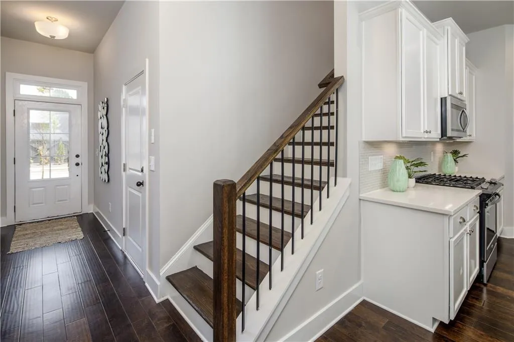 5736 Taylor Way Unit 11, Sandy Springs, Georgia 30342, 3 Bedrooms Bedrooms, ,2 BathroomsBathrooms,Residential,Sold,5736 Taylor Way Unit 11,6072607