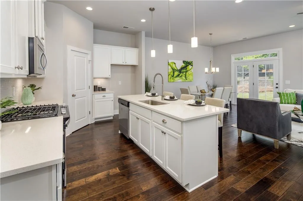 5736 Taylor Way Unit 11, Sandy Springs, Georgia 30342, 3 Bedrooms Bedrooms, ,2 BathroomsBathrooms,Residential,Sold,5736 Taylor Way Unit 11,6072607