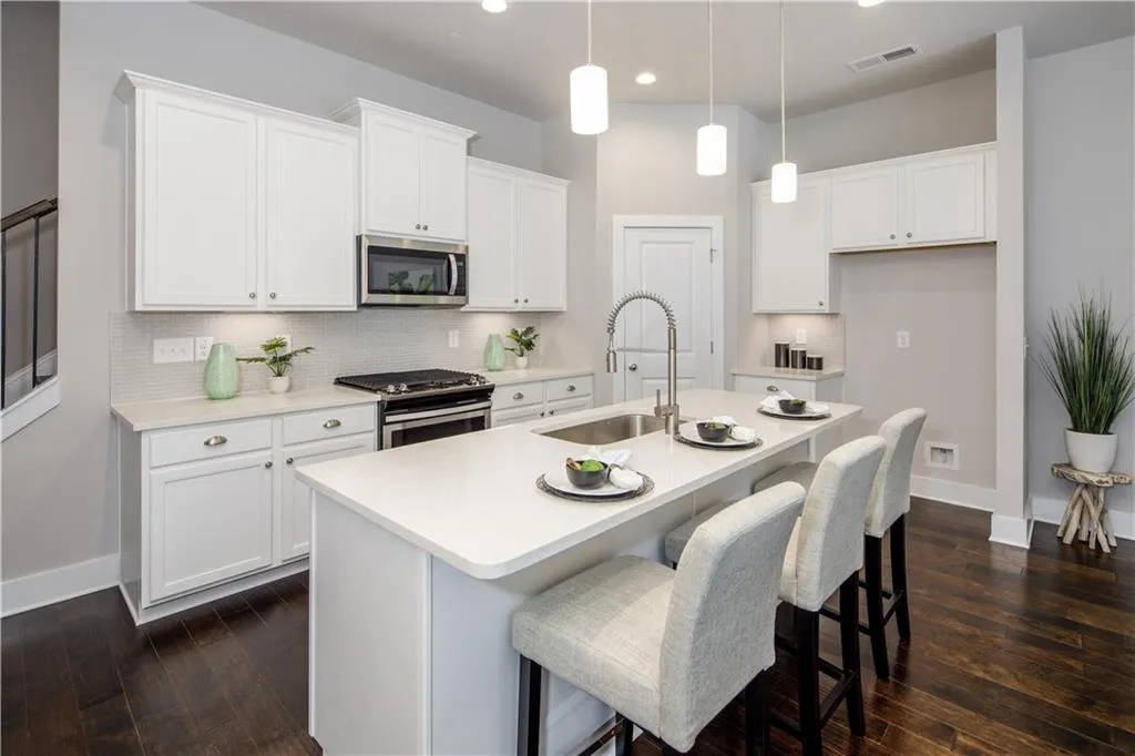 5736 Taylor Way Unit 11, Sandy Springs, Georgia 30342, 3 Bedrooms Bedrooms, ,2 BathroomsBathrooms,Residential,Sold,5736 Taylor Way Unit 11,6072607