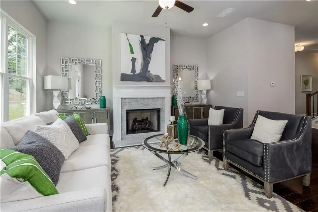 5736 Taylor Way Unit 11, Sandy Springs, Georgia 30342, 3 Bedrooms Bedrooms, ,2 BathroomsBathrooms,Residential,Sold,5736 Taylor Way Unit 11,6072607