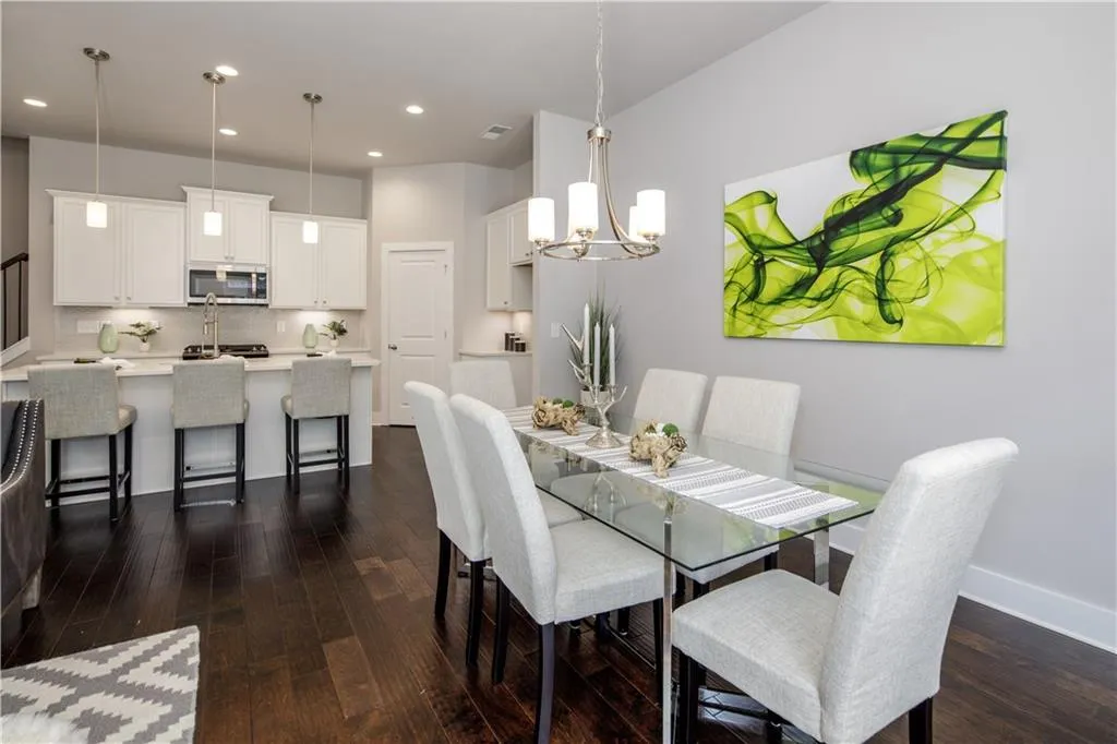 5736 Taylor Way Unit 11, Sandy Springs, Georgia 30342, 3 Bedrooms Bedrooms, ,2 BathroomsBathrooms,Residential,Sold,5736 Taylor Way Unit 11,6072607