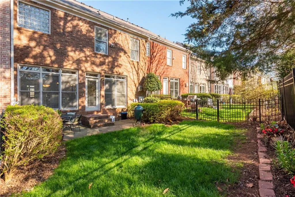 5567 Julian Place, Atlanta, Georgia 30342, 4 Bedrooms Bedrooms, ,3 BathroomsBathrooms,Residential,Sold,5567 Julian Place,7191419