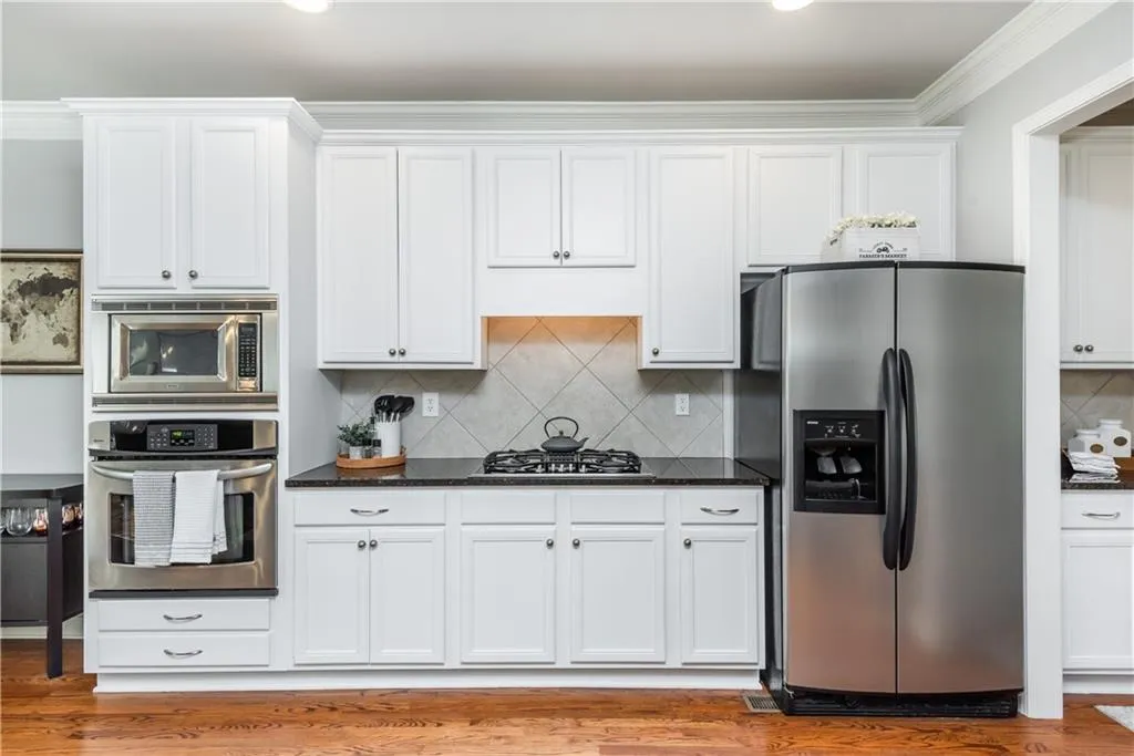 5567 Julian Place, Atlanta, Georgia 30342, 4 Bedrooms Bedrooms, ,3 BathroomsBathrooms,Residential,Sold,5567 Julian Place,7191419