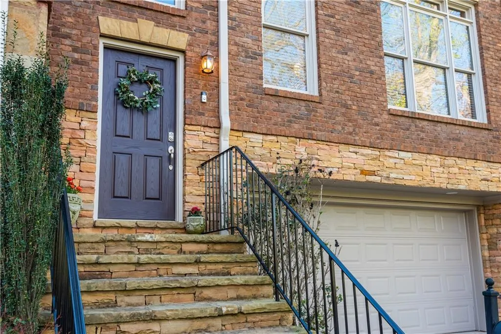 5567 Julian Place, Atlanta, Georgia 30342, 4 Bedrooms Bedrooms, ,3 BathroomsBathrooms,Residential,Sold,5567 Julian Place,7191419