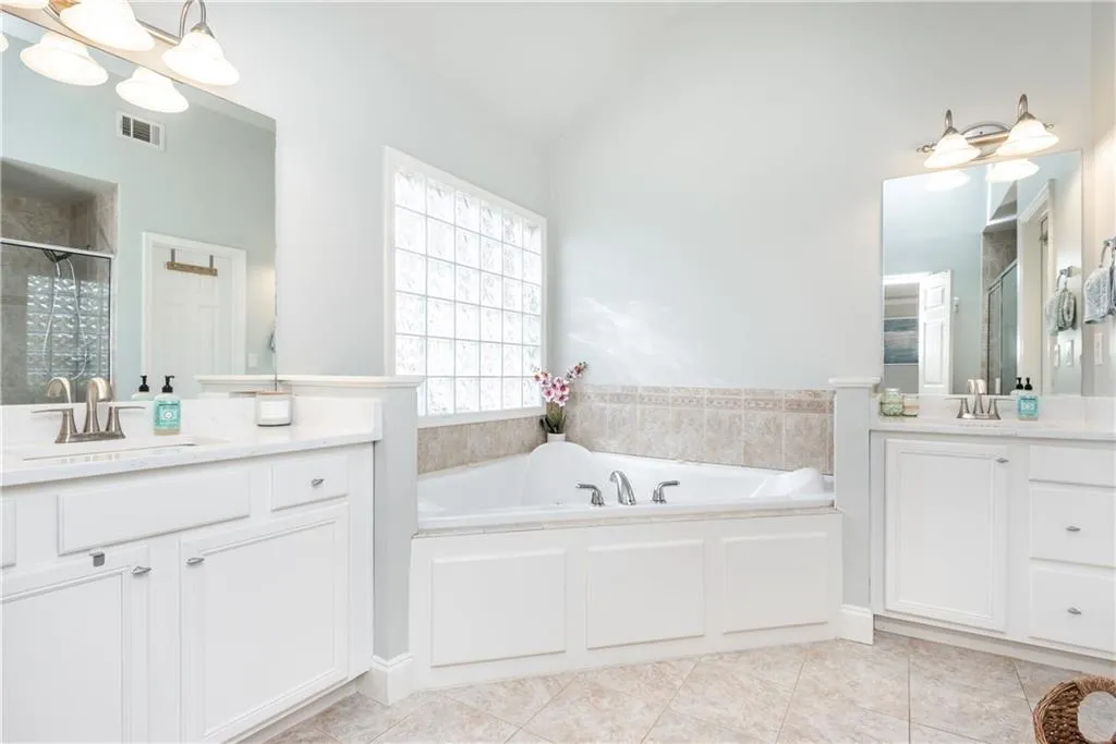 5567 Julian Place, Atlanta, Georgia 30342, 4 Bedrooms Bedrooms, ,3 BathroomsBathrooms,Residential,Sold,5567 Julian Place,7191419