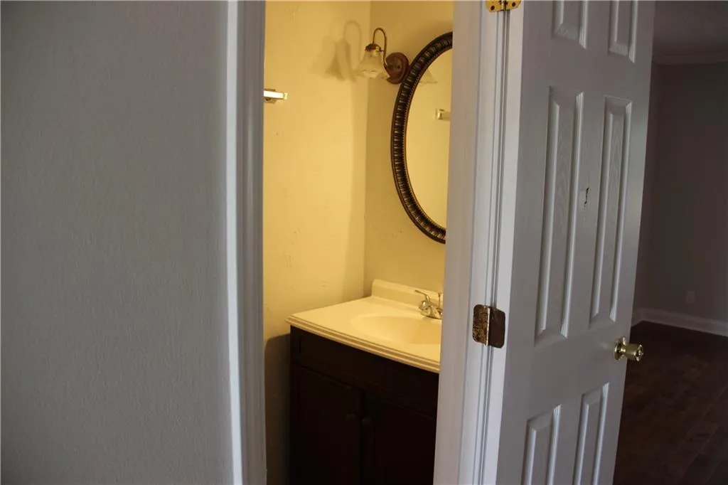 5684 Kingsport Drive Unit 1, Atlanta, Georgia 30342, 2 Bedrooms Bedrooms, ,1 BathroomBathrooms,Residential,Sold,5684 Kingsport Drive Unit 1,6678459