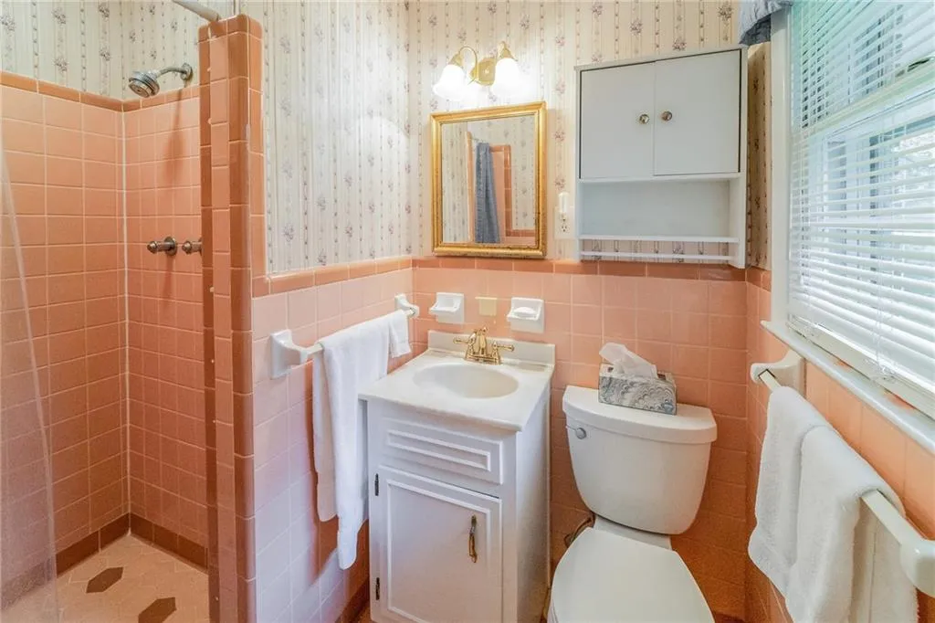 340 Forest Hills Drive, Sandy Springs, Georgia 30342, 3 Bedrooms Bedrooms, ,3 BathroomsBathrooms,Residential,Sold,340 Forest Hills Drive,6872089