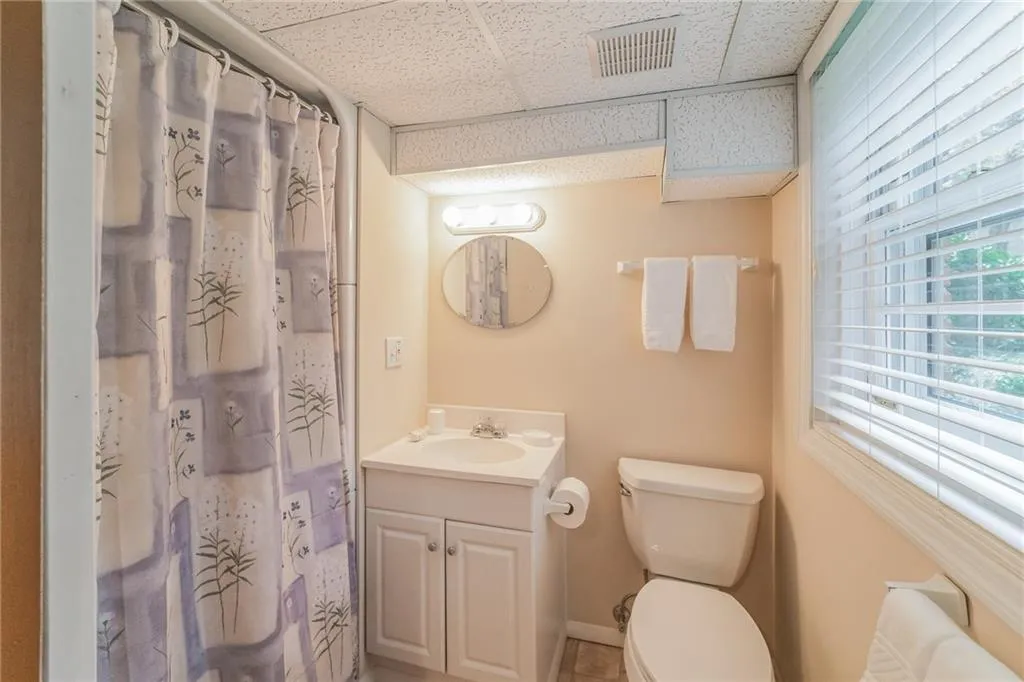 340 Forest Hills Drive, Sandy Springs, Georgia 30342, 3 Bedrooms Bedrooms, ,3 BathroomsBathrooms,Residential,Sold,340 Forest Hills Drive,6872089
