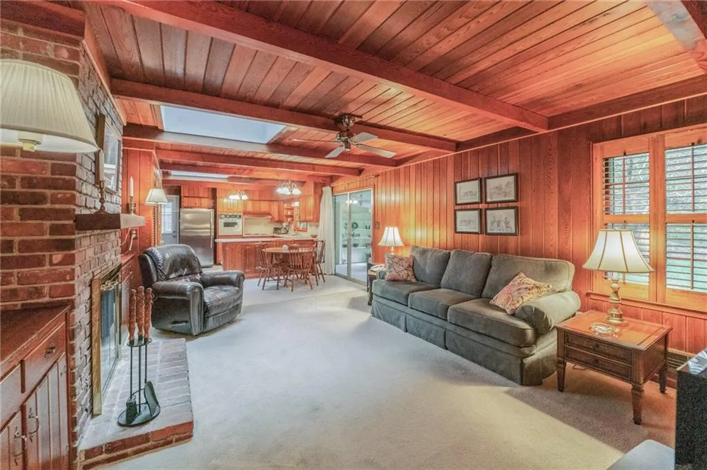 340 Forest Hills Drive, Sandy Springs, Georgia 30342, 3 Bedrooms Bedrooms, ,3 BathroomsBathrooms,Residential,Sold,340 Forest Hills Drive,6872089