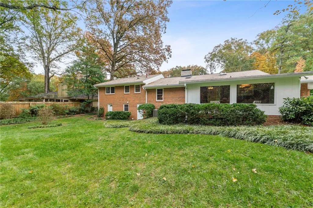 340 Forest Hills Drive, Sandy Springs, Georgia 30342, 3 Bedrooms Bedrooms, ,3 BathroomsBathrooms,Residential,Sold,340 Forest Hills Drive,6872089