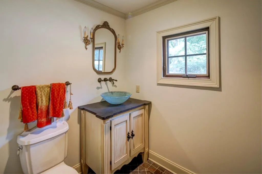 2875 Ridgewood Circle Nw, Atlanta, Georgia 30327, 5 Bedrooms Bedrooms, ,5 BathroomsBathrooms,Residential,Sold,2875 Ridgewood Circle Nw,5721342
