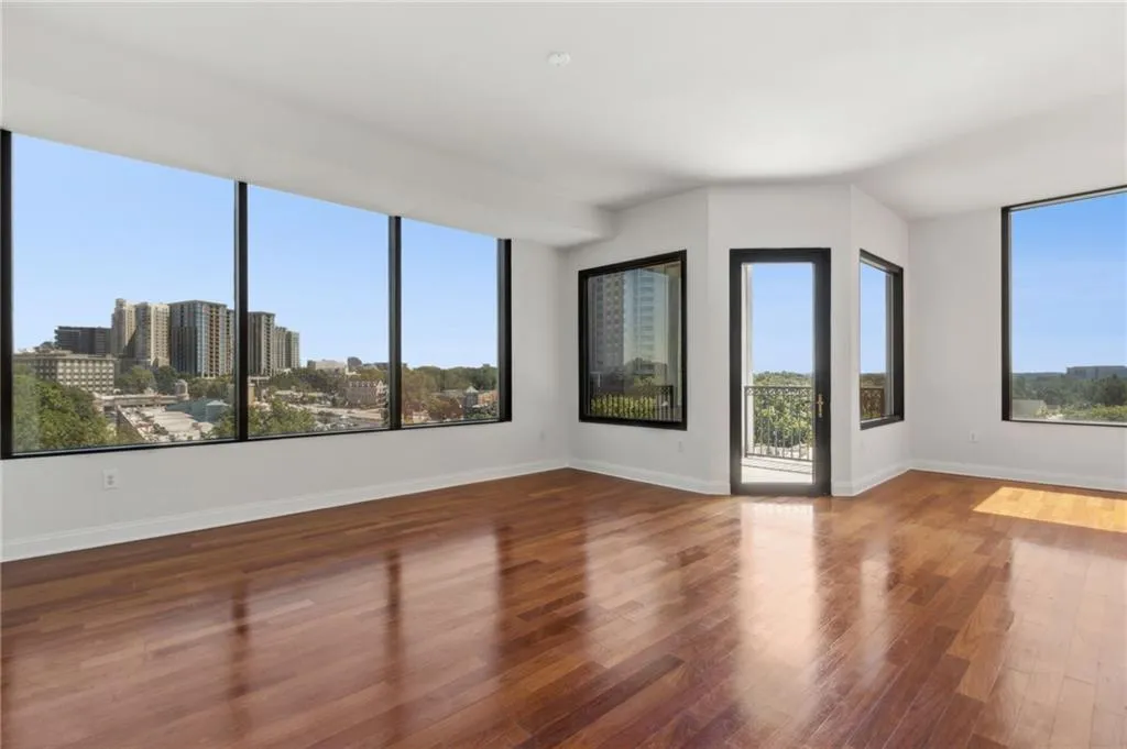2828 Peachtree Road Ne Unit 802, Atlanta, Georgia 30305, 2 Bedrooms Bedrooms, ,2 BathroomsBathrooms,Residential,For Sale,2828 Peachtree Road Ne Unit 802,7640504