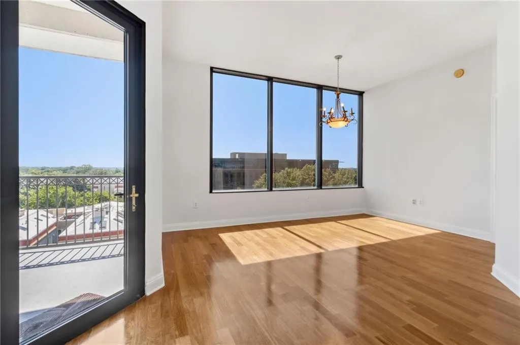 2828 Peachtree Road Ne Unit 802, Atlanta, Georgia 30305, 2 Bedrooms Bedrooms, ,2 BathroomsBathrooms,Residential,For Sale,2828 Peachtree Road Ne Unit 802,7640504