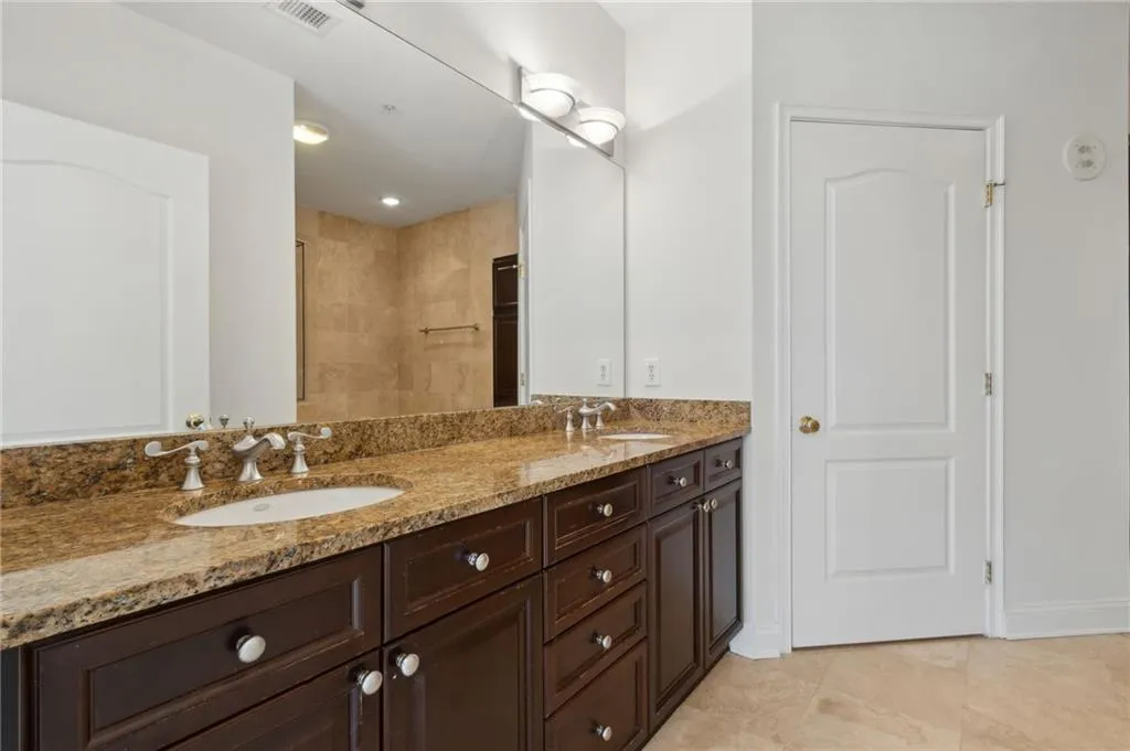 2828 Peachtree Road Ne Unit 802, Atlanta, Georgia 30305, 2 Bedrooms Bedrooms, ,2 BathroomsBathrooms,Residential,For Sale,2828 Peachtree Road Ne Unit 802,7640504