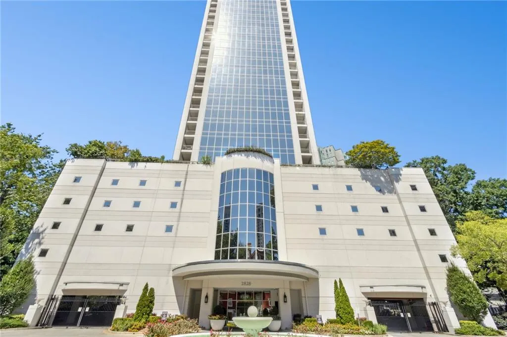 2828 Peachtree Road Ne Unit 802, Atlanta, Georgia 30305, 2 Bedrooms Bedrooms, ,2 BathroomsBathrooms,Residential,For Sale,2828 Peachtree Road Ne Unit 802,7640504