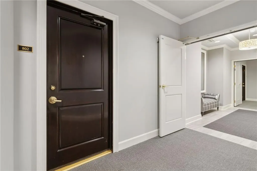 2828 Peachtree Road Ne Unit 802, Atlanta, Georgia 30305, 2 Bedrooms Bedrooms, ,2 BathroomsBathrooms,Residential,For Sale,2828 Peachtree Road Ne Unit 802,7640504