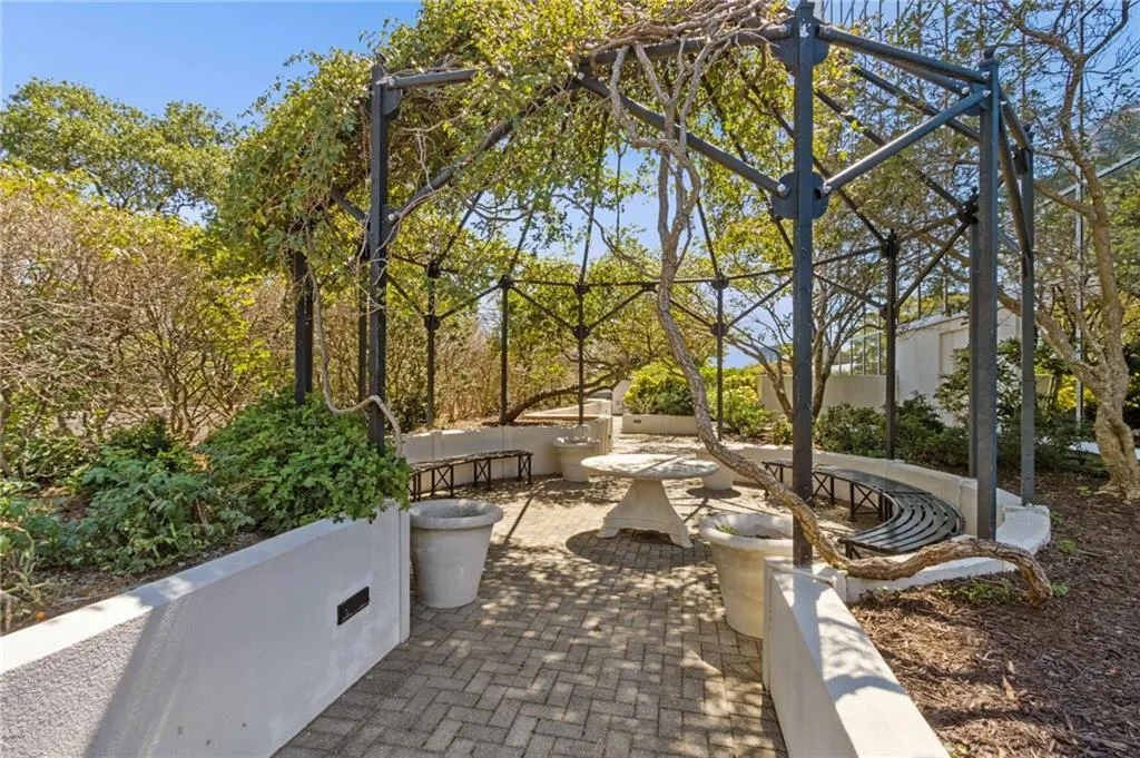 2828 Peachtree Road Ne Unit 802, Atlanta, Georgia 30305, 2 Bedrooms Bedrooms, ,2 BathroomsBathrooms,Residential,For Sale,2828 Peachtree Road Ne Unit 802,7640504