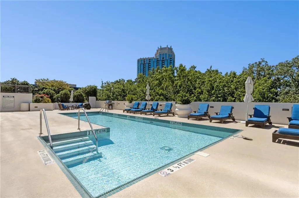 2828 Peachtree Road Ne Unit 802, Atlanta, Georgia 30305, 2 Bedrooms Bedrooms, ,2 BathroomsBathrooms,Residential,For Sale,2828 Peachtree Road Ne Unit 802,7640504