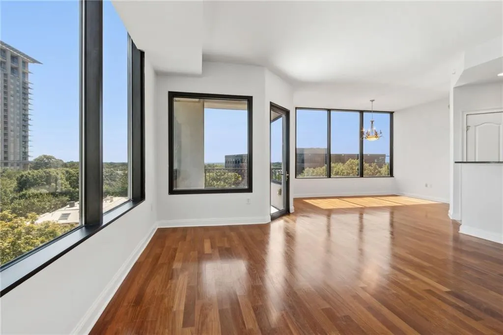 2828 Peachtree Road Ne Unit 802, Atlanta, Georgia 30305, 2 Bedrooms Bedrooms, ,2 BathroomsBathrooms,Residential,For Sale,2828 Peachtree Road Ne Unit 802,7640504