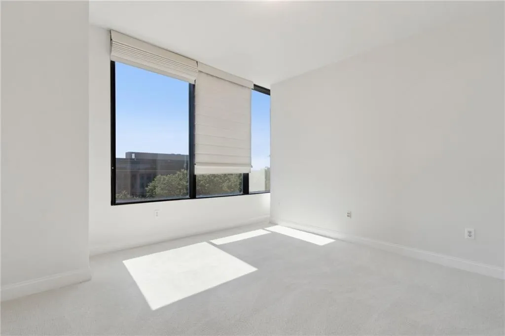 2828 Peachtree Road Ne Unit 802, Atlanta, Georgia 30305, 2 Bedrooms Bedrooms, ,2 BathroomsBathrooms,Residential,For Sale,2828 Peachtree Road Ne Unit 802,7640504