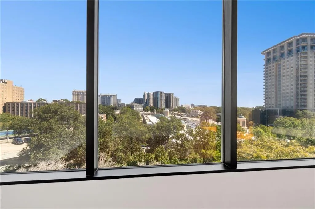 2828 Peachtree Road Ne Unit 802, Atlanta, Georgia 30305, 2 Bedrooms Bedrooms, ,2 BathroomsBathrooms,Residential,For Sale,2828 Peachtree Road Ne Unit 802,7640504