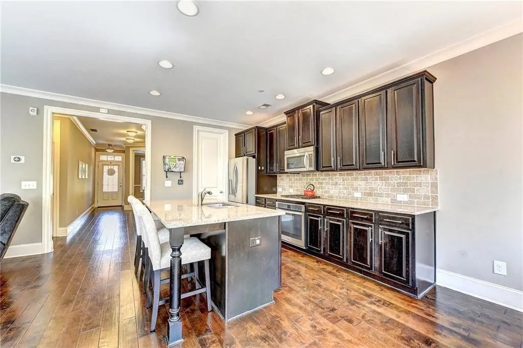 7645 Highland Bluff, Atlanta, Georgia 30328, 4 Bedrooms Bedrooms, ,2 BathroomsBathrooms,Residential,Sold,7645 Highland Bluff,6070769