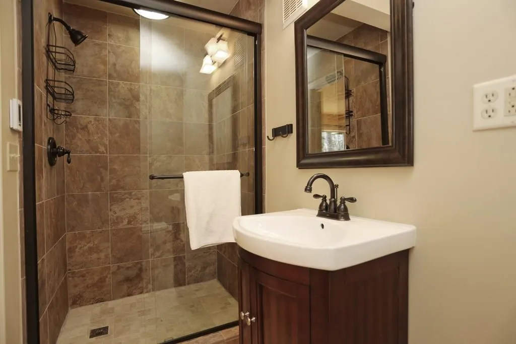 240 Colewood Way, Sandy Springs, Georgia 30328, 4 Bedrooms Bedrooms, ,3 BathroomsBathrooms,Residential,Sold,240 Colewood Way,5819666