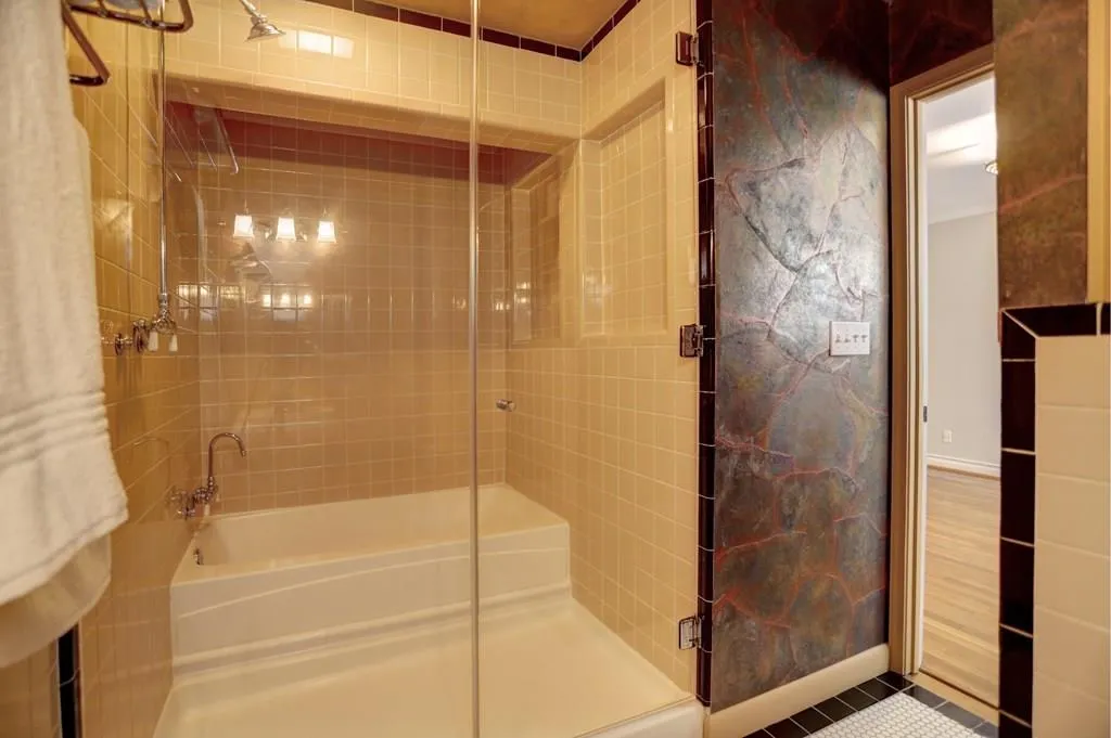 240 Colewood Way, Sandy Springs, Georgia 30328, 4 Bedrooms Bedrooms, ,3 BathroomsBathrooms,Residential,Sold,240 Colewood Way,5819666
