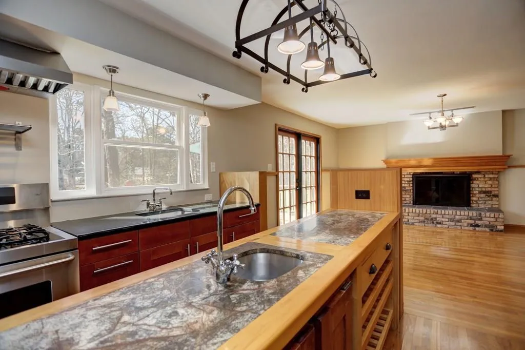 240 Colewood Way, Sandy Springs, Georgia 30328, 4 Bedrooms Bedrooms, ,3 BathroomsBathrooms,Residential,Sold,240 Colewood Way,5819666