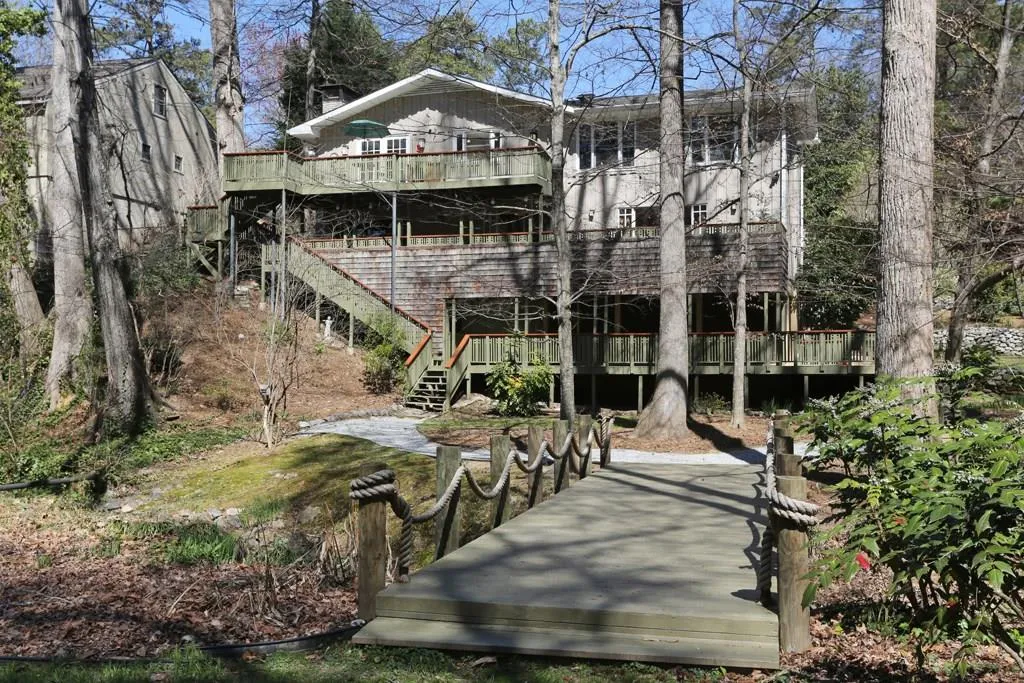 240 Colewood Way, Sandy Springs, Georgia 30328, 4 Bedrooms Bedrooms, ,3 BathroomsBathrooms,Residential,Sold,240 Colewood Way,5819666
