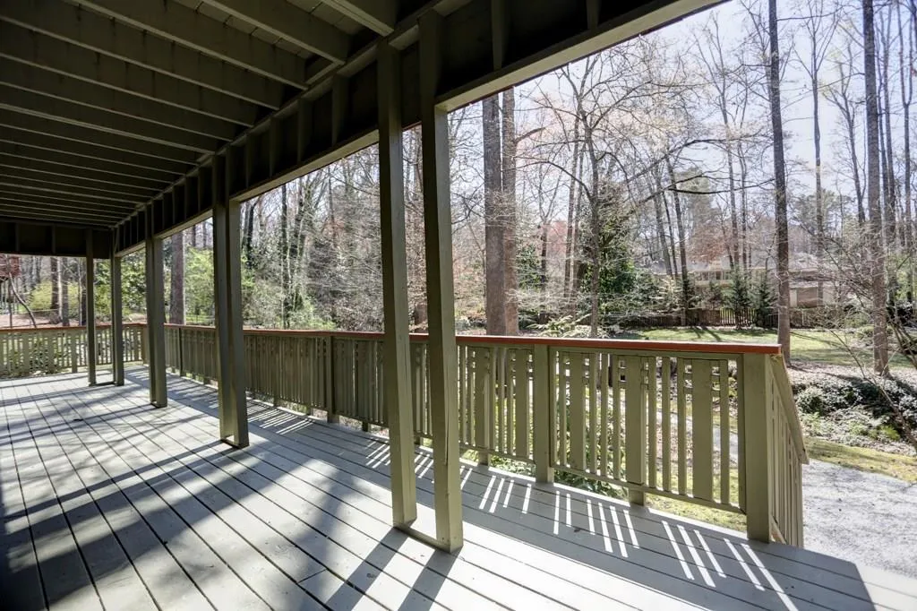 240 Colewood Way, Sandy Springs, Georgia 30328, 4 Bedrooms Bedrooms, ,3 BathroomsBathrooms,Residential,Sold,240 Colewood Way,5819666