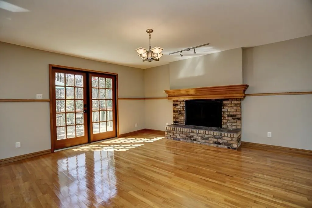 240 Colewood Way, Sandy Springs, Georgia 30328, 4 Bedrooms Bedrooms, ,3 BathroomsBathrooms,Residential,Sold,240 Colewood Way,5819666