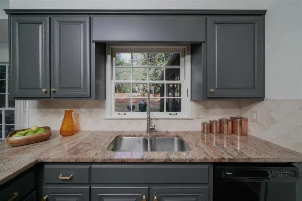 415 N Harbor Drive, Sandy Springs, Georgia 30328, 4 Bedrooms Bedrooms, ,3 BathroomsBathrooms,Residential,Sold,415 N Harbor Drive,7180197